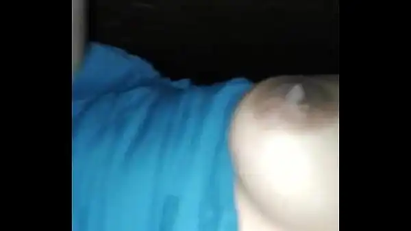 Negão rola grossa arrombando o cuzinho da esposa