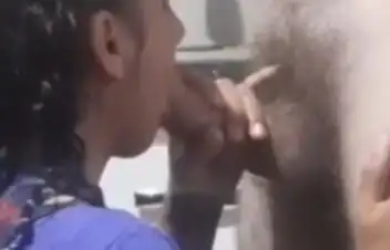 Casada chupou pica e levou gozada na boca